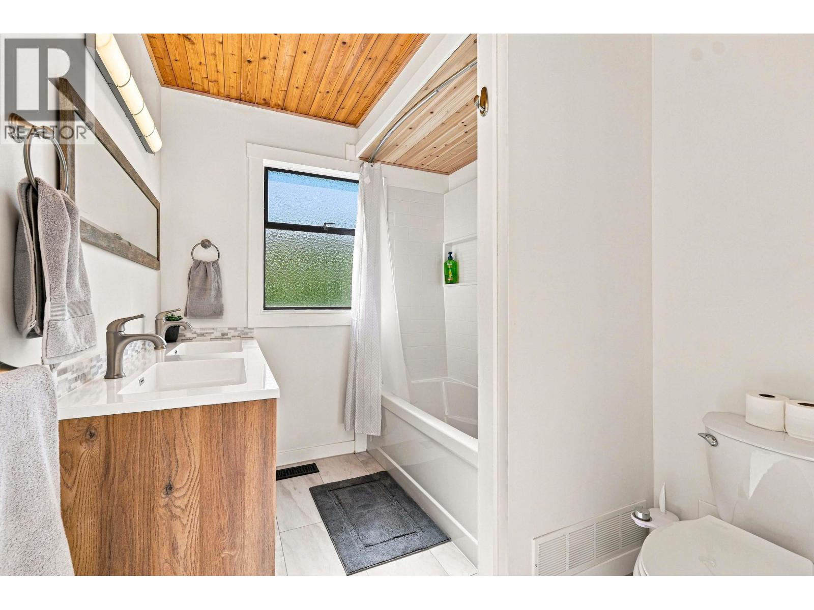 877 Old Lillooet Road, North Vancouver, British Columbia V7J 2H6 - Photo 25 - R3152821