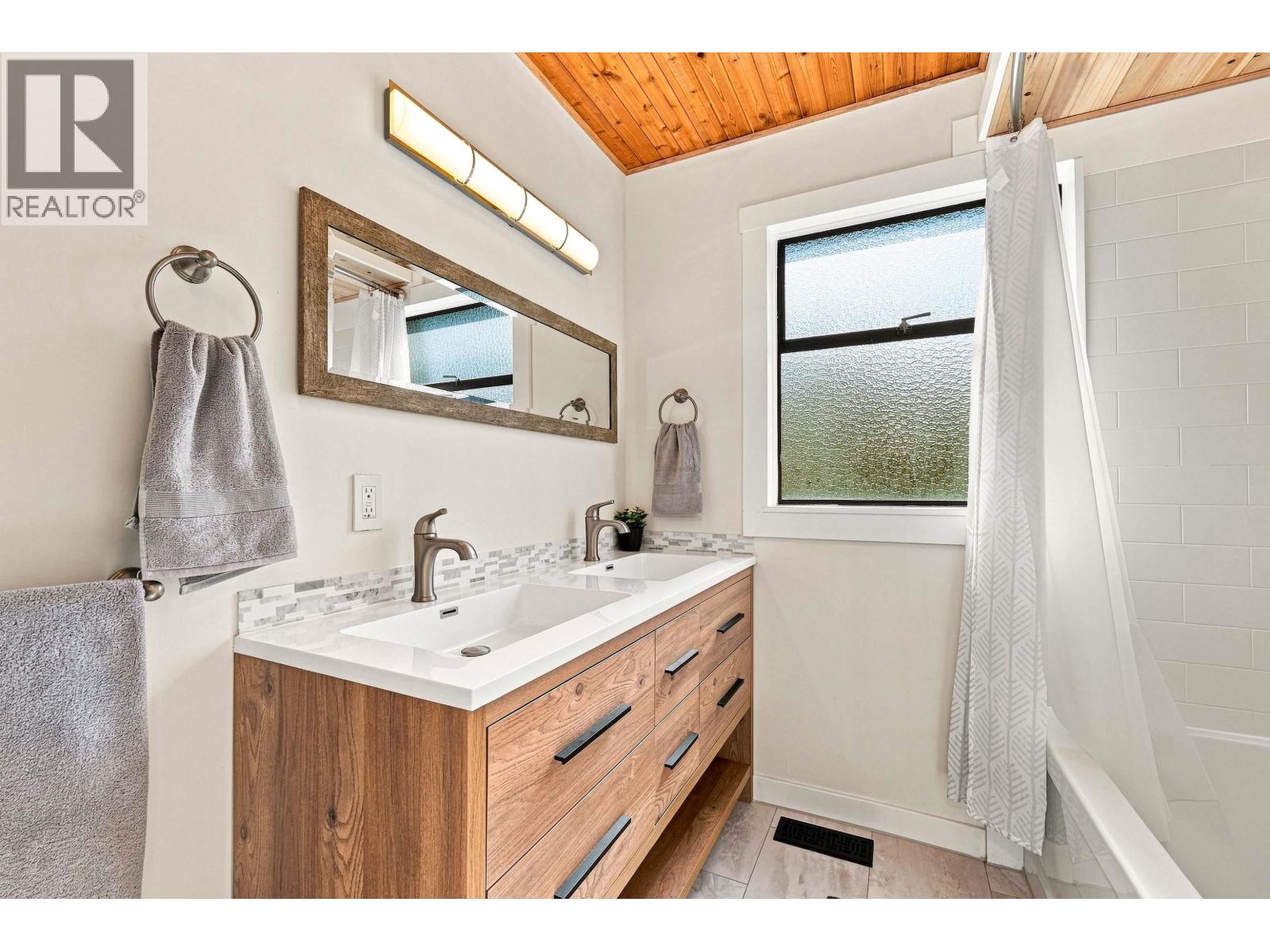 877 Old Lillooet Road, North Vancouver, British Columbia V7J 2H6 - Photo 26 - R3152821