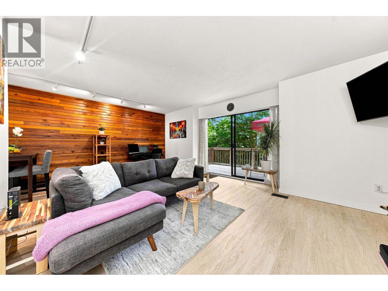 877 Old Lillooet Road, North Vancouver, British Columbia V7J 2H6 - Photo 4 - R3152821