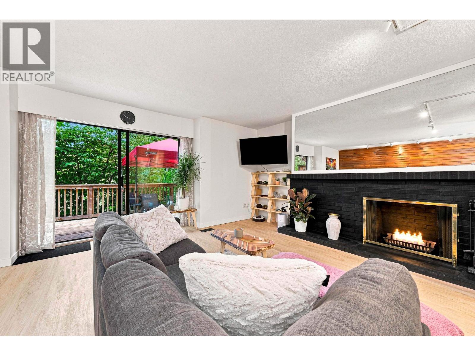 877 Old Lillooet Road, North Vancouver, British Columbia V7J 2H6 - Photo 9 - R3152821