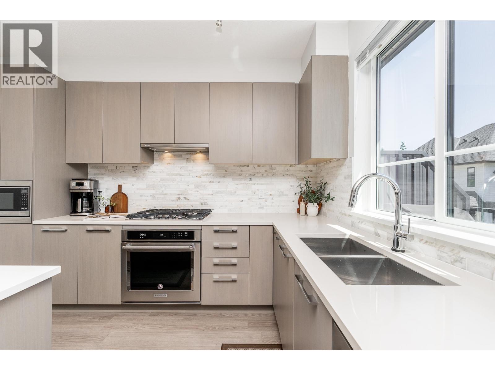 108 3500 Burke Village Promenade, Coquitlam, British Columbia V3E 0N2 - Photo 9 - R3152833