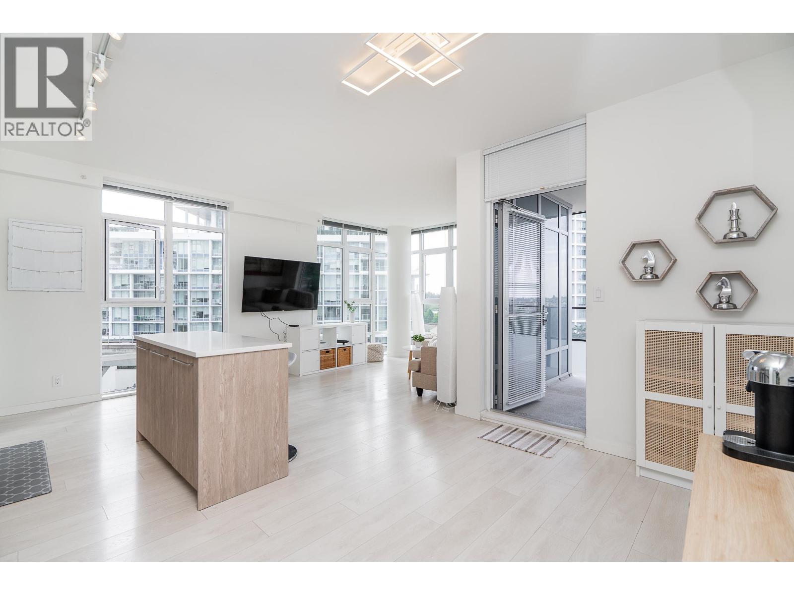 601 691 North Road, Coquitlam, British Columbia V3J 0H9 - Photo 2 - R3152851