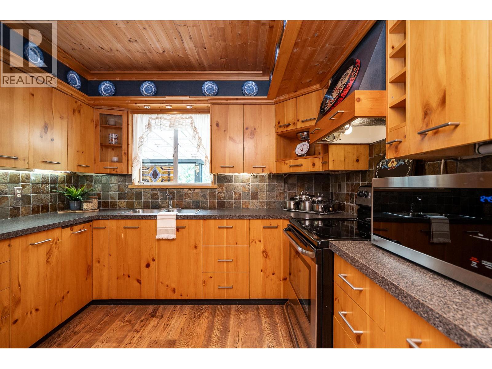3554 Hastings Street, Port Coquitlam, British Columbia  V3B 4N4 - Photo 8 - R3152848