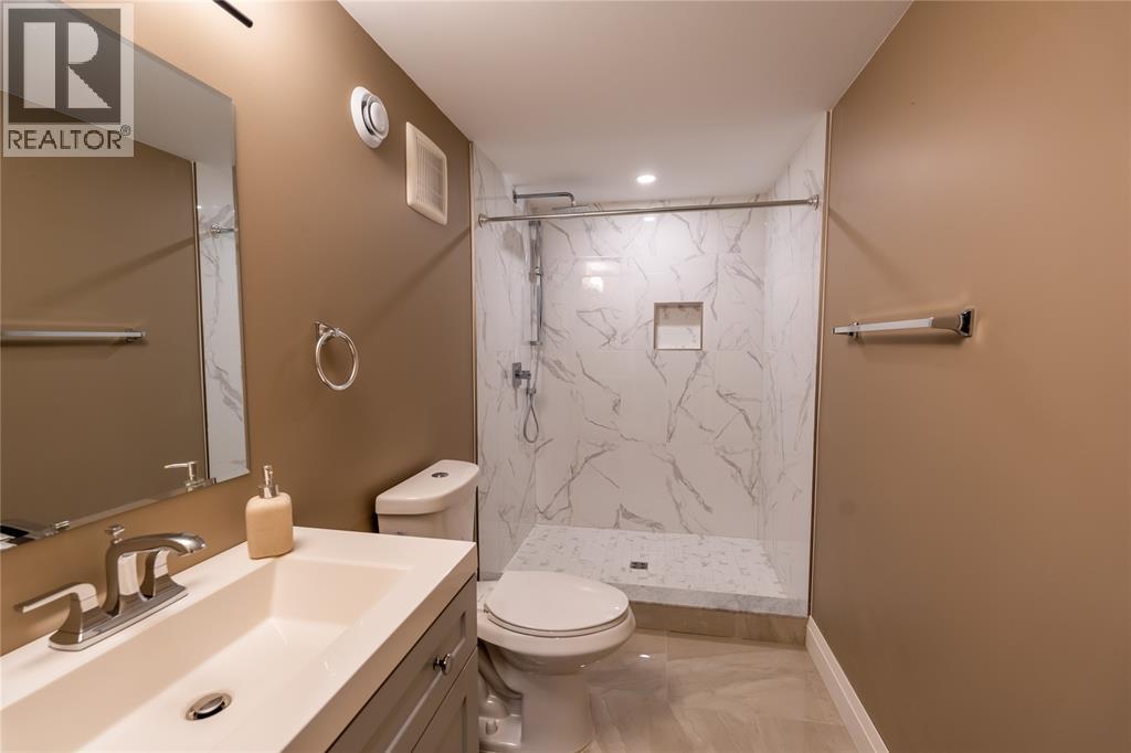 2132 Huron Shores Drive, Sarnia, Ontario  N7T 7H6 - Photo 38 - 26018884