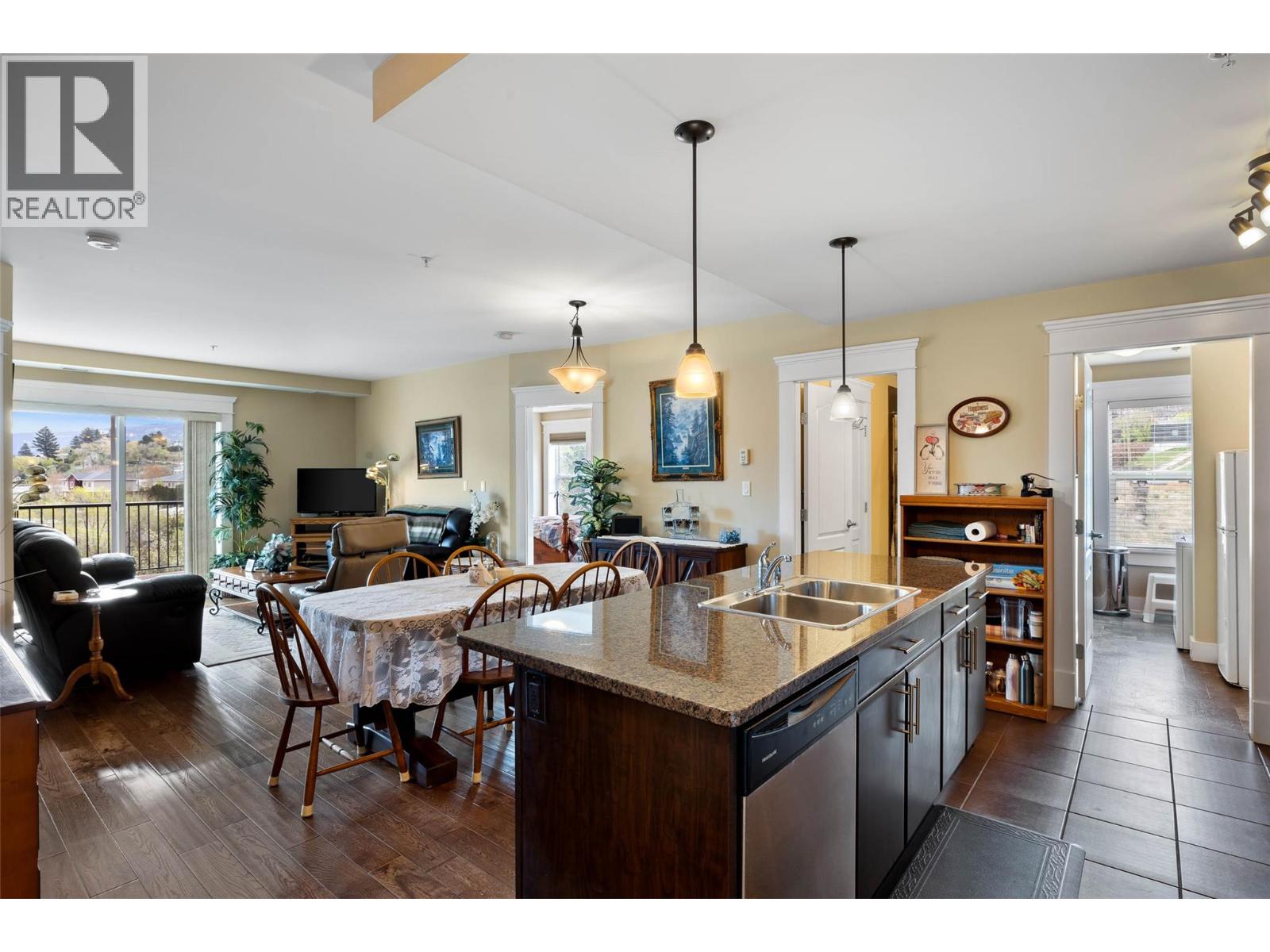 975 Victoria Street W Unit# 606, Kamloops, British Columbia  V2C 0C2 - Photo 2 - 10396882