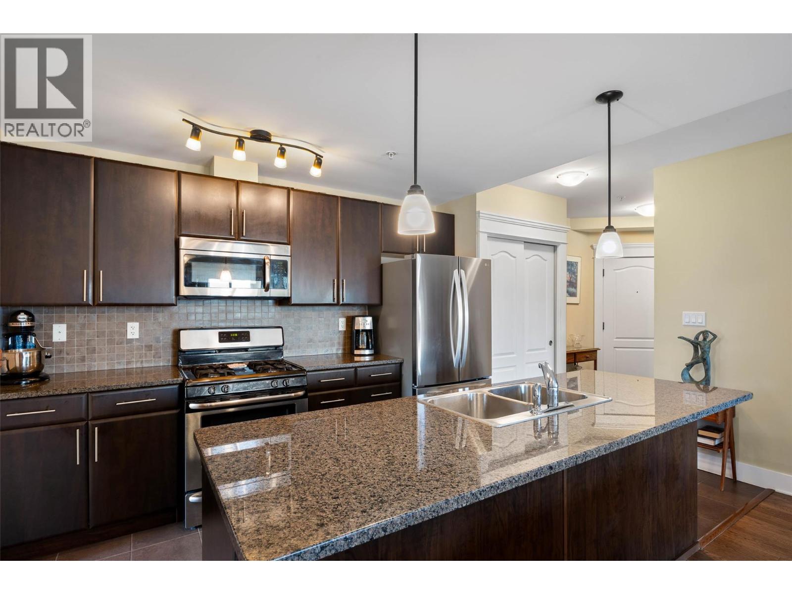 975 Victoria Street W Unit# 606, Kamloops, British Columbia  V2C 0C2 - Photo 3 - 10396882