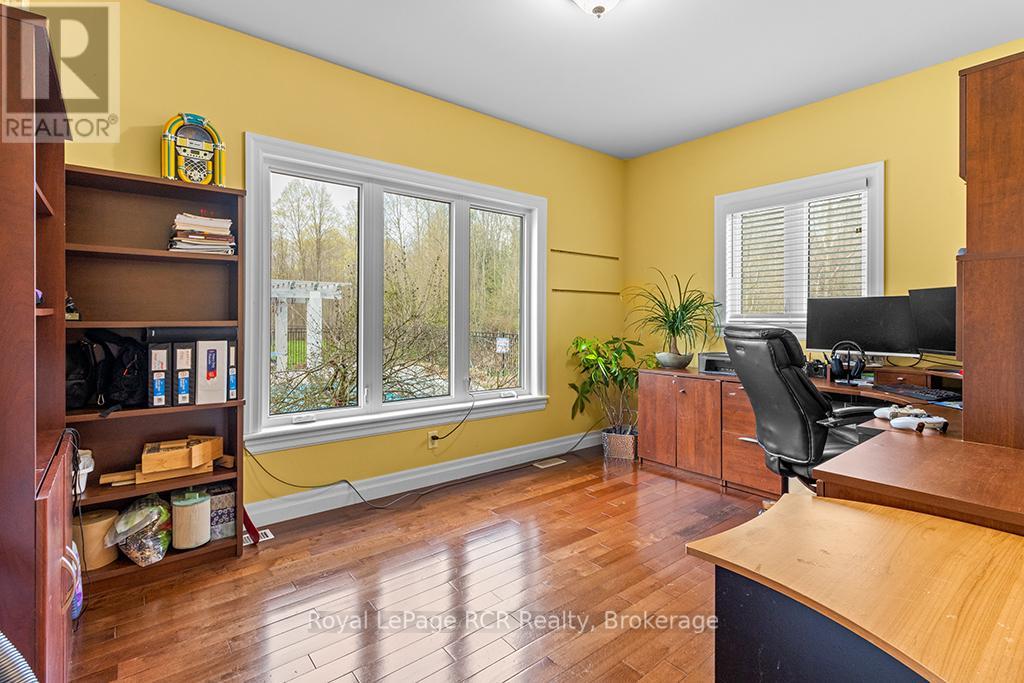 758335 Girl Guide Road, Georgian Bluffs, Ontario  N4K 5N7 - Photo 15 - X13640986