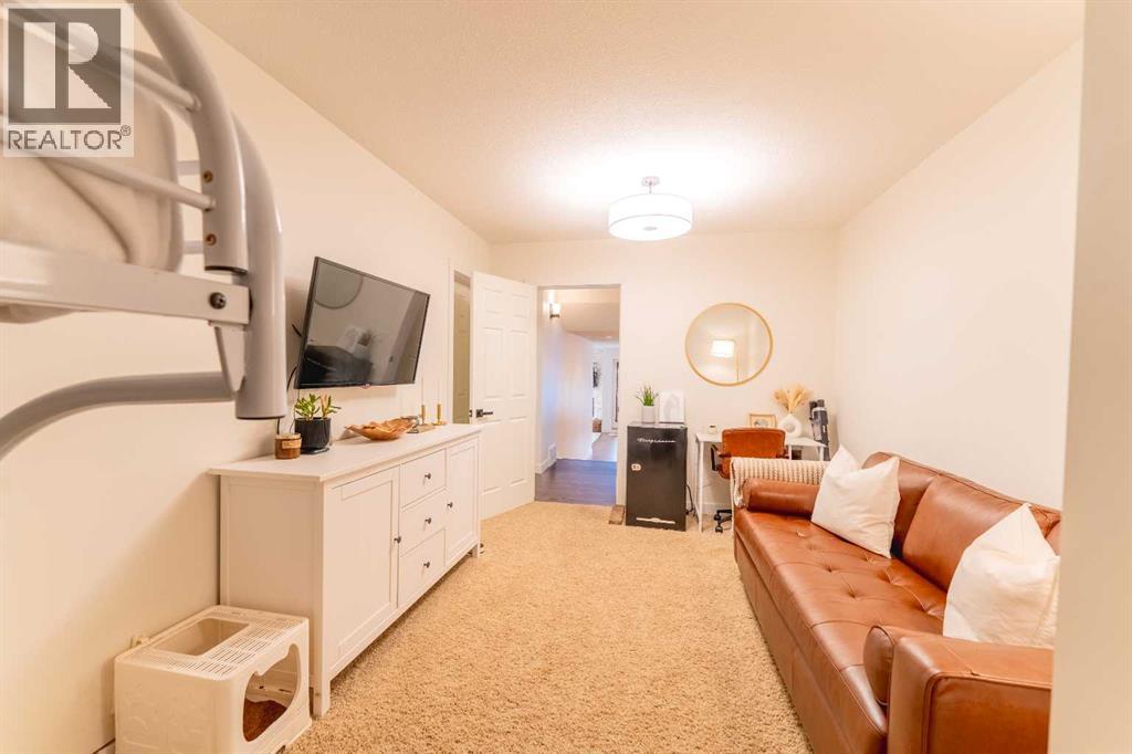 F, 2 Otter Lane, Banff, Alberta  T1L 1H1 - Photo 31 - A2314307