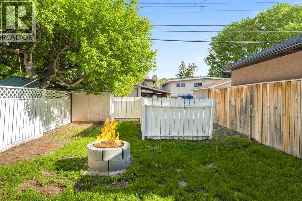 7609 36 Avenue NW, Calgary, Alberta  T3B 2P3 - Photo 47 - A2320181