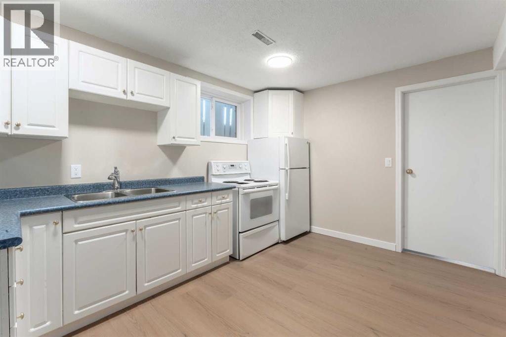 7609 36 Avenue NW, Calgary, Alberta  T3B 2P3 - Photo 35 - A2320181
