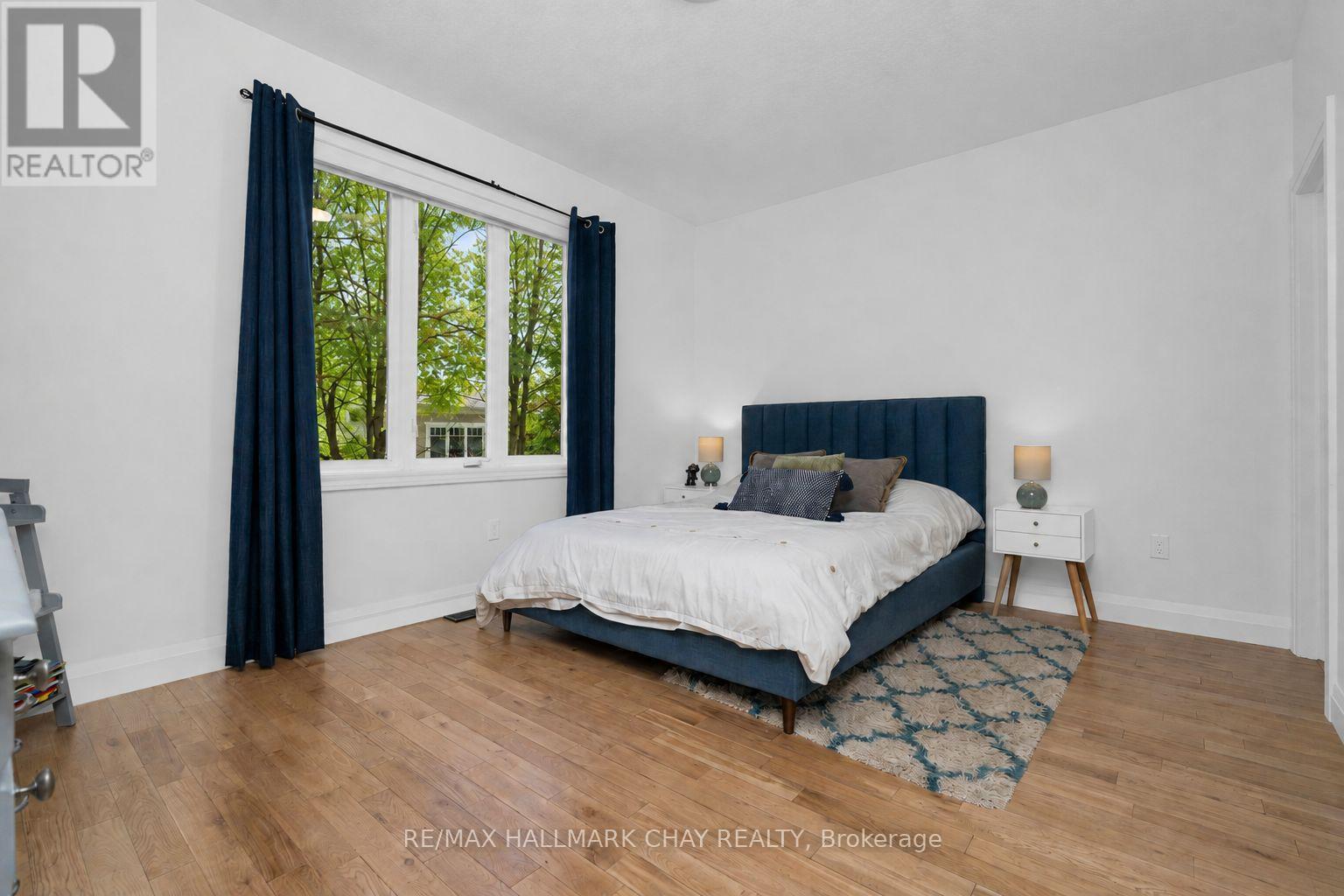12 Oakmont Avenue, Oro-Medonte, Ontario  L0L 2L0 - Photo 11 - S13636814