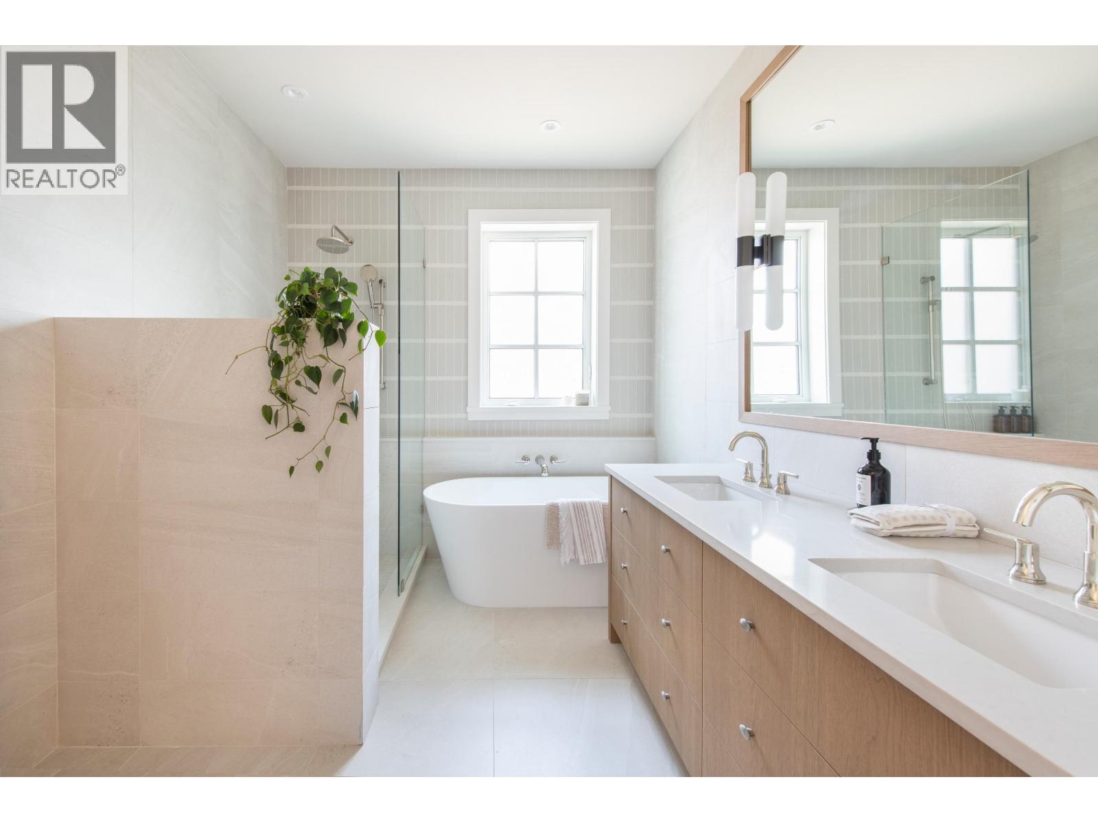 2 2119 W West 18th Avenue, Vancouver, British Columbia  V6L 1A3 - Photo 15 - R3152548
