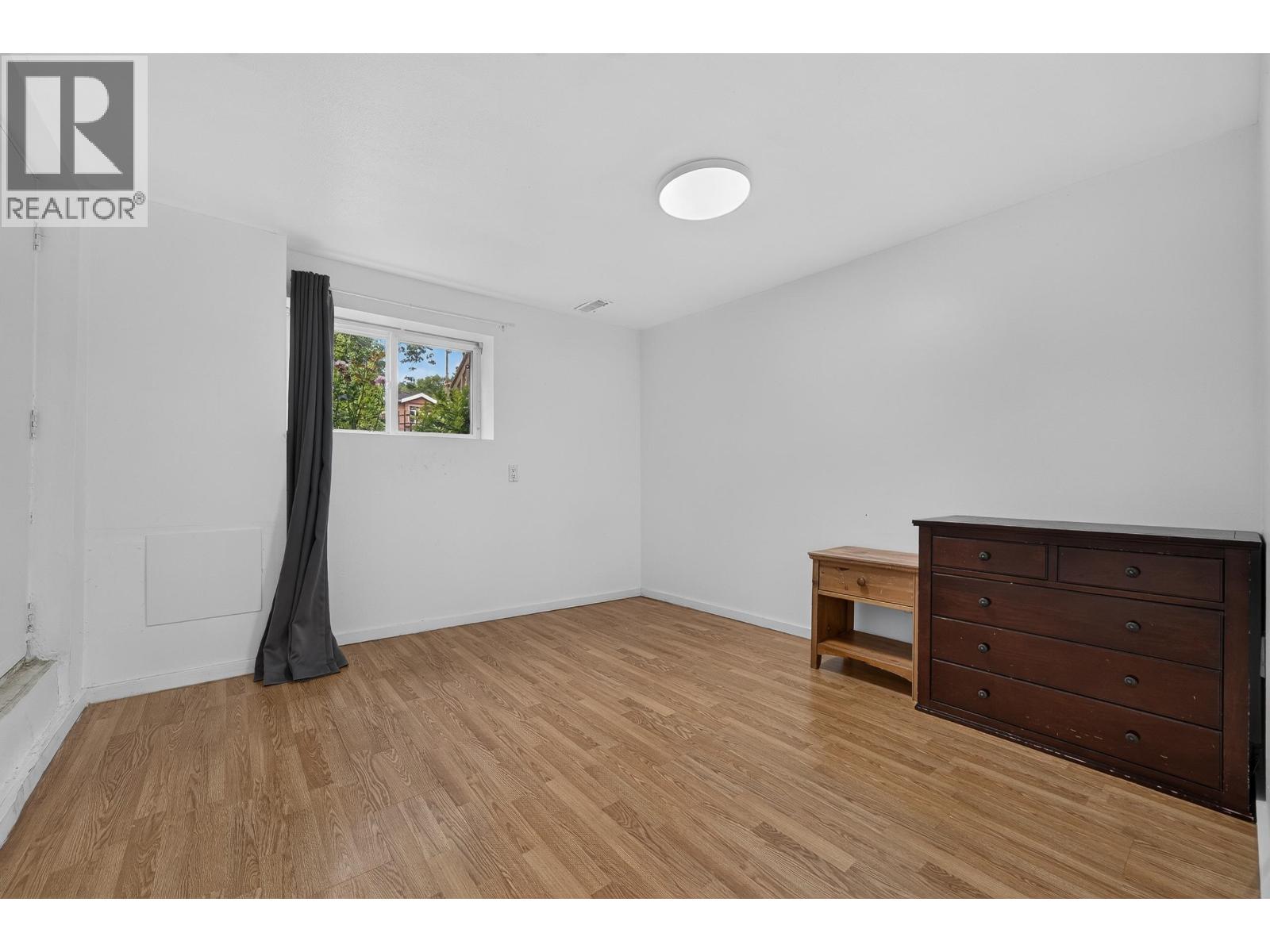 2316 Nanaimo Street, Vancouver, British Columbia V5N 5E3 - Photo 8 - R3152719