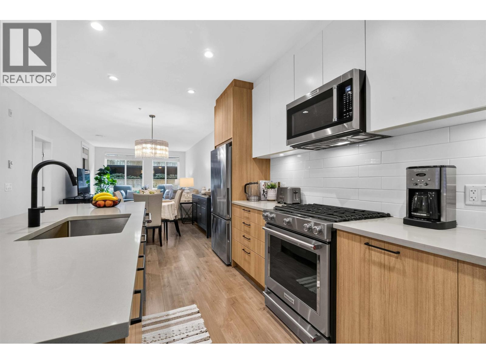 103 707 Como Lake Avenue, Coquitlam, British Columbia  V3J 0J5 - Photo 3 - R3152143