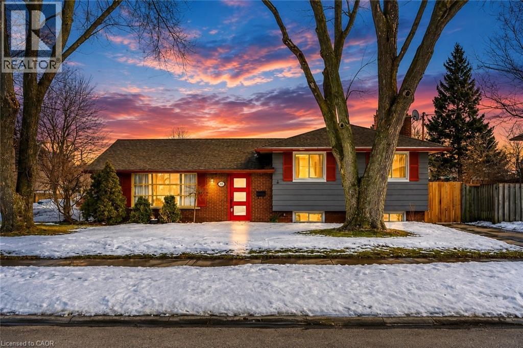 33 FAIRLAWN Road, Kitchener, Ontario