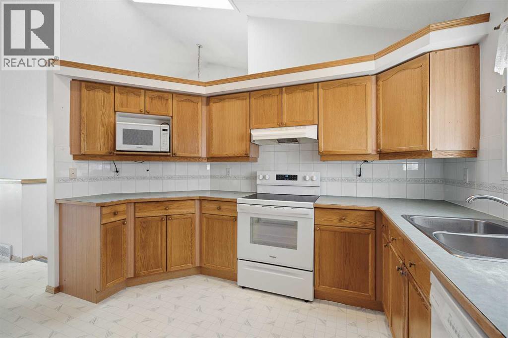 369 Hidden Valley Place NW, Calgary, Alberta  T3A 5L7 - Photo 6 - A2334847