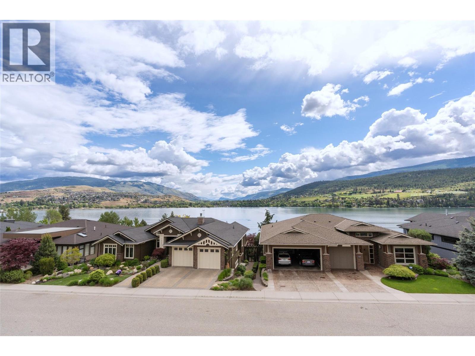 7938 Graystone Drive, Coldstream, British Columbia  V1B 4A9 - Photo 4 - 10385615