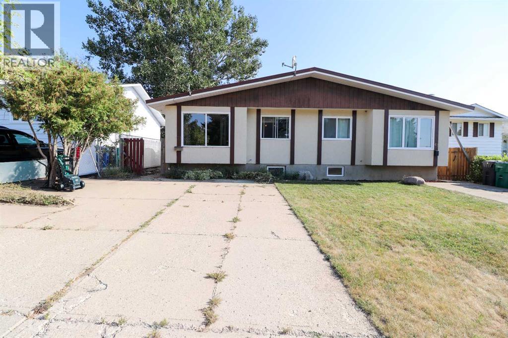 71 Laval Boulevard W, Lethbridge, Alberta