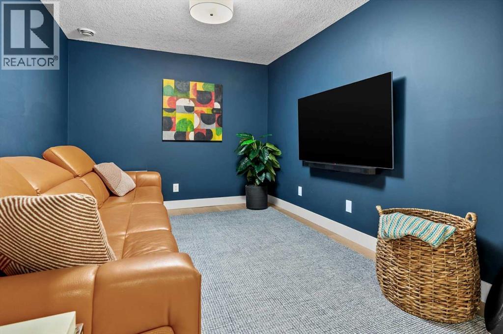 209, 15 Cougar Ridge Landing SW, Calgary, Alberta  T3H 6C3 - Photo 18 - A2317526