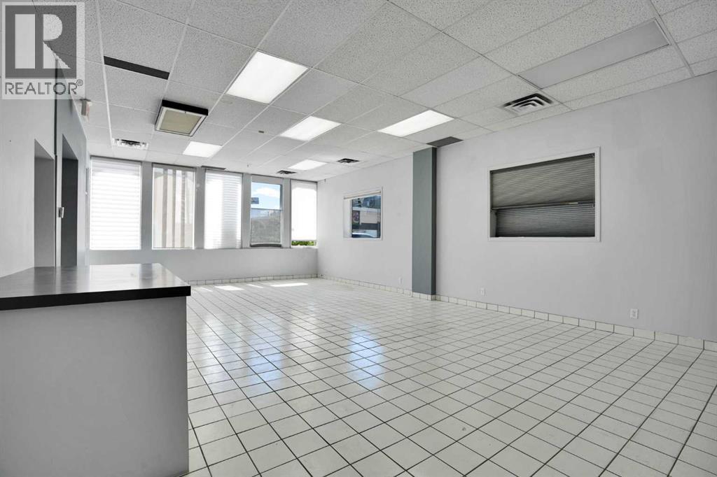 123 123 Avenue SW, Calgary, Alberta  T3C 0M6 - Photo 3 - A2319887