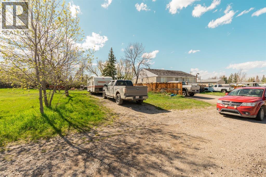 827 2 Street E, Cardston, Alberta  T0K 0K0 - Photo 12 - A2310496