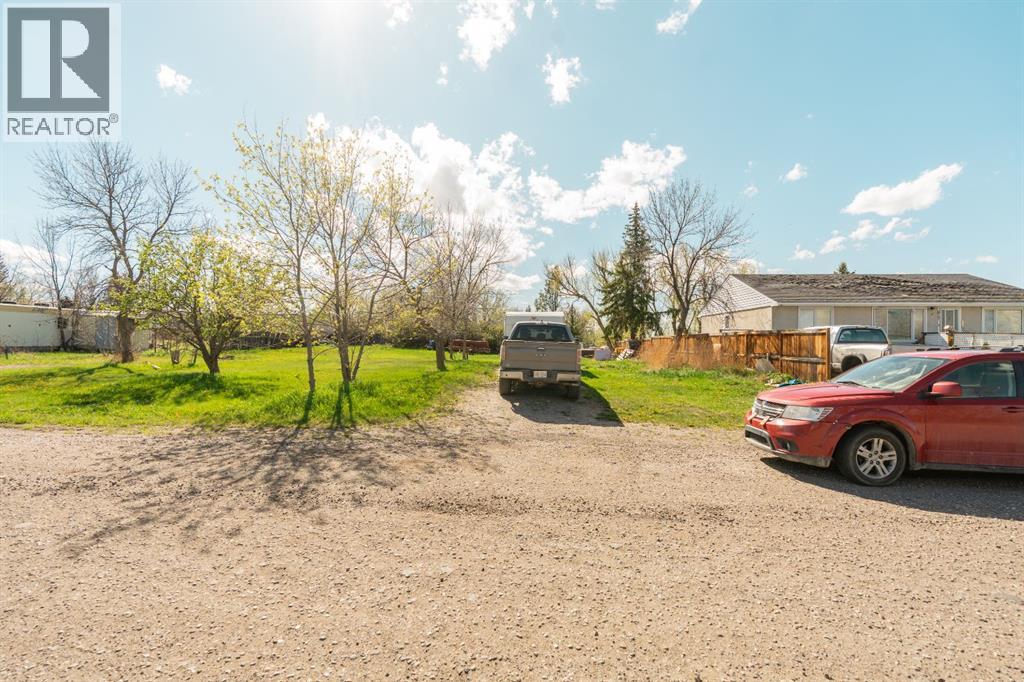 827 2 Street E, Cardston, Alberta  T0K 0K0 - Photo 13 - A2310496