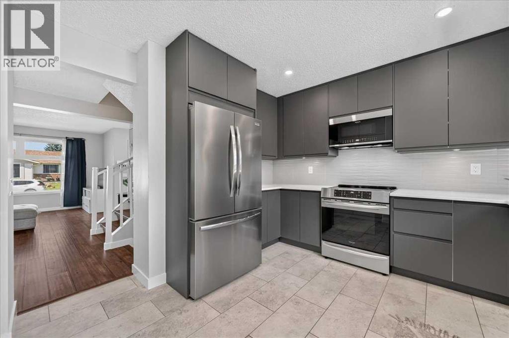 39 Midridge Gardens SE, Calgary, Alberta  T2X 1C4 - Photo 11 - A2333974