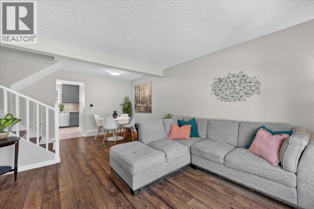 39 Midridge Gardens SE, Calgary, Alberta  T2X 1C4 - Photo 5 - A2333974