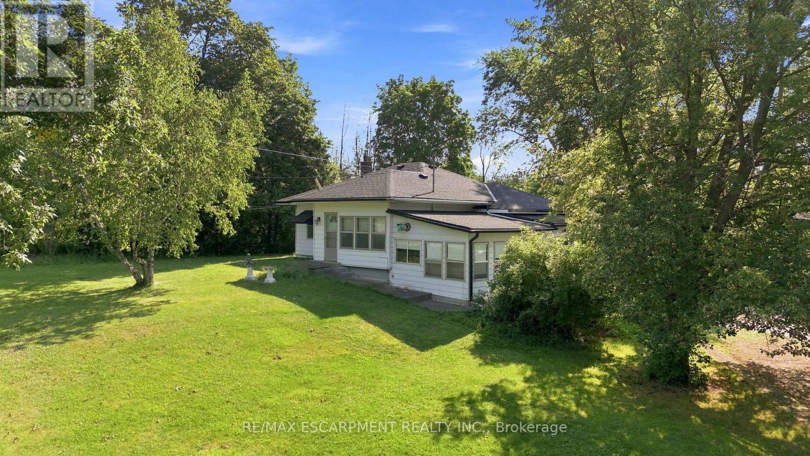 698 York Road, Hamilton, Ontario  L9H 5X1 - Photo 3 - X13640910