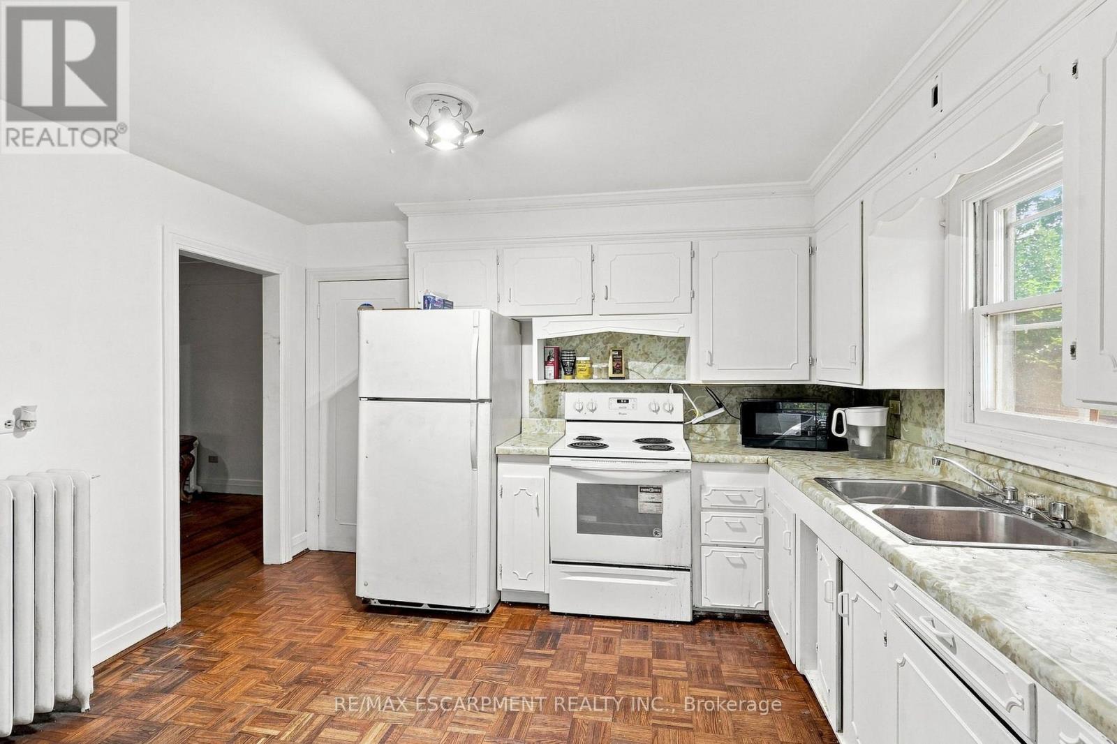 698 York Road, Hamilton, Ontario  L9H 5X1 - Photo 11 - X13640910