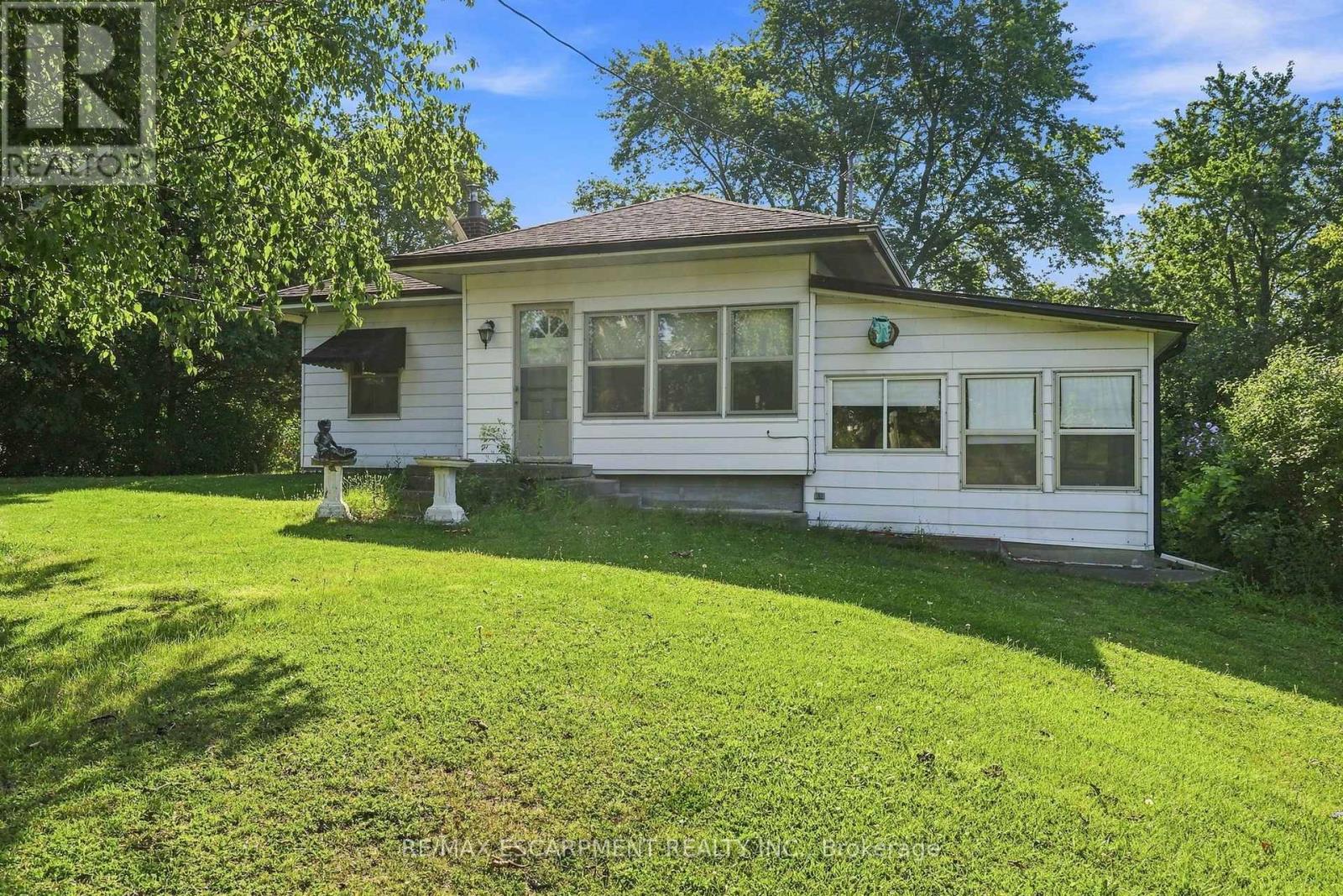 698 York Road, Hamilton, Ontario  L9H 5X1 - Photo 2 - X13640910