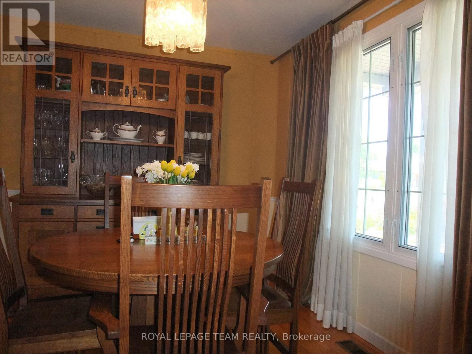 32 Gary Crescent, Arnprior, Ontario  K7S 2R3 - Photo 11 - X13641312