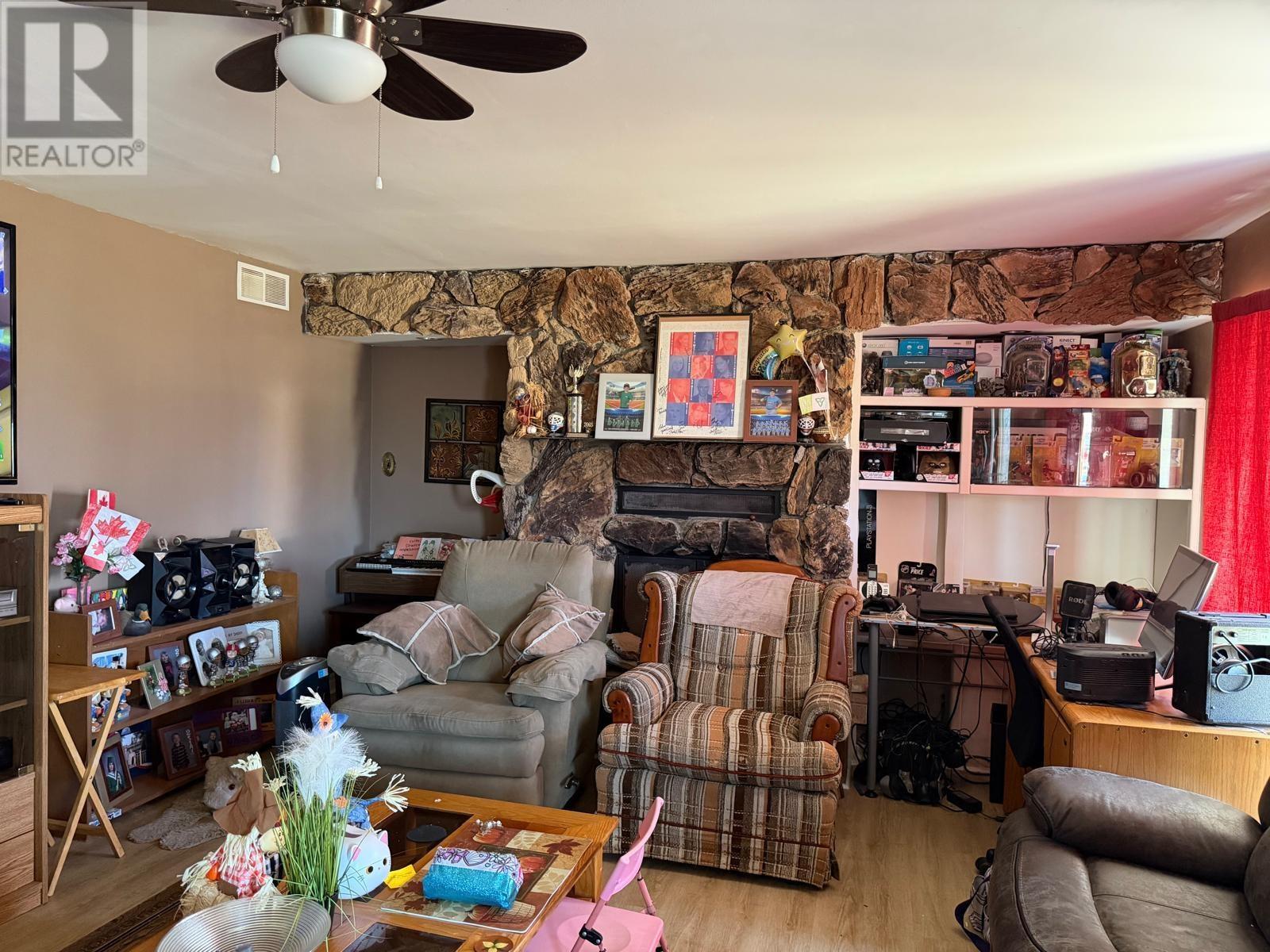 109 Ontario St, Schreiber, Ontario  P0T 2S0 - Photo 3 - TB2602239