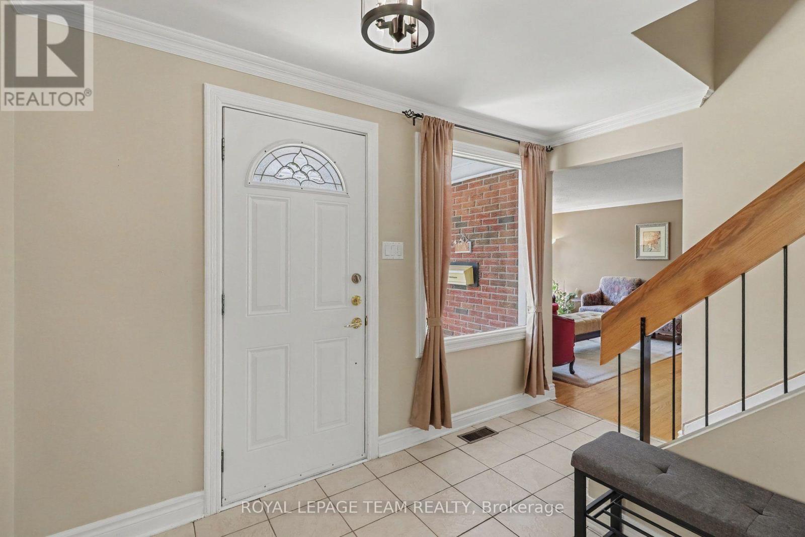 23 Sioux Crescent, Ottawa, Ontario K2H 7E4 - Photo 5 - X13641212