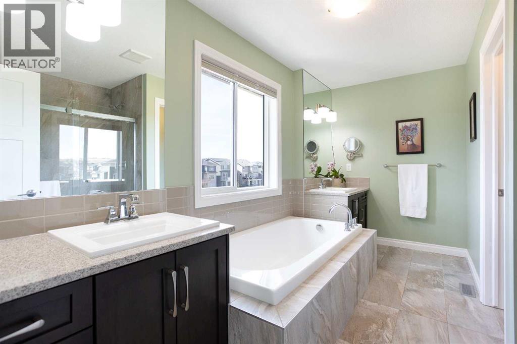 87 Baywater Rise SW, Airdrie, Alberta  T4B 3V3 - Photo 23 - A2334430