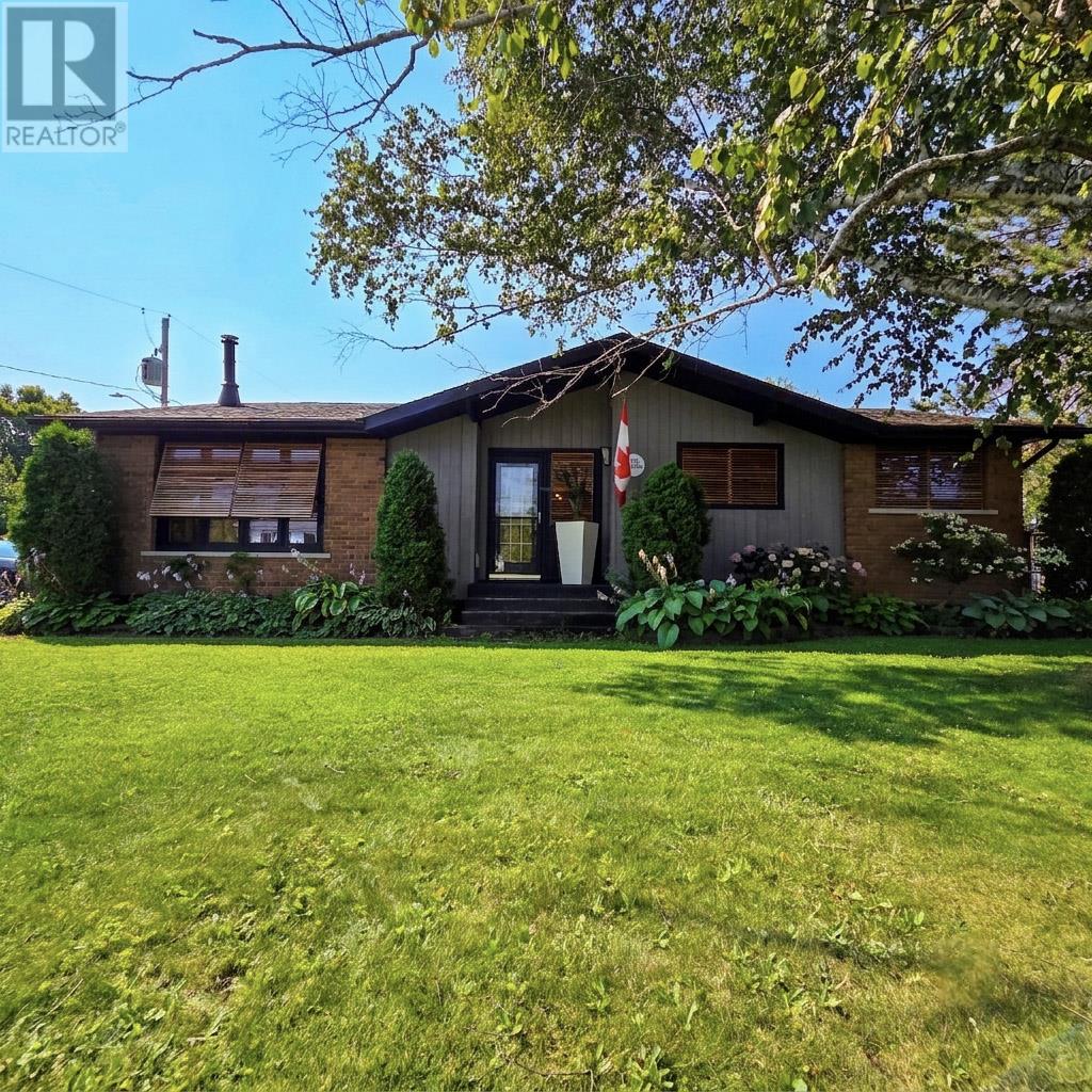185 CEDAR, Massey, Ontario