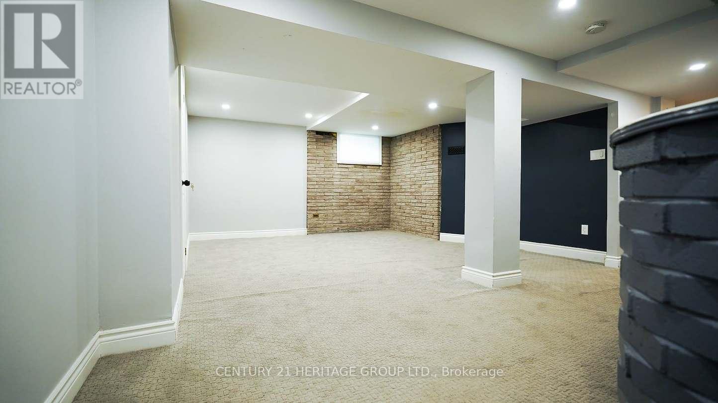Lower - 328 Moore Park Avenue, Toronto, Ontario  M2R 2R6 - Photo 2 - C13641184