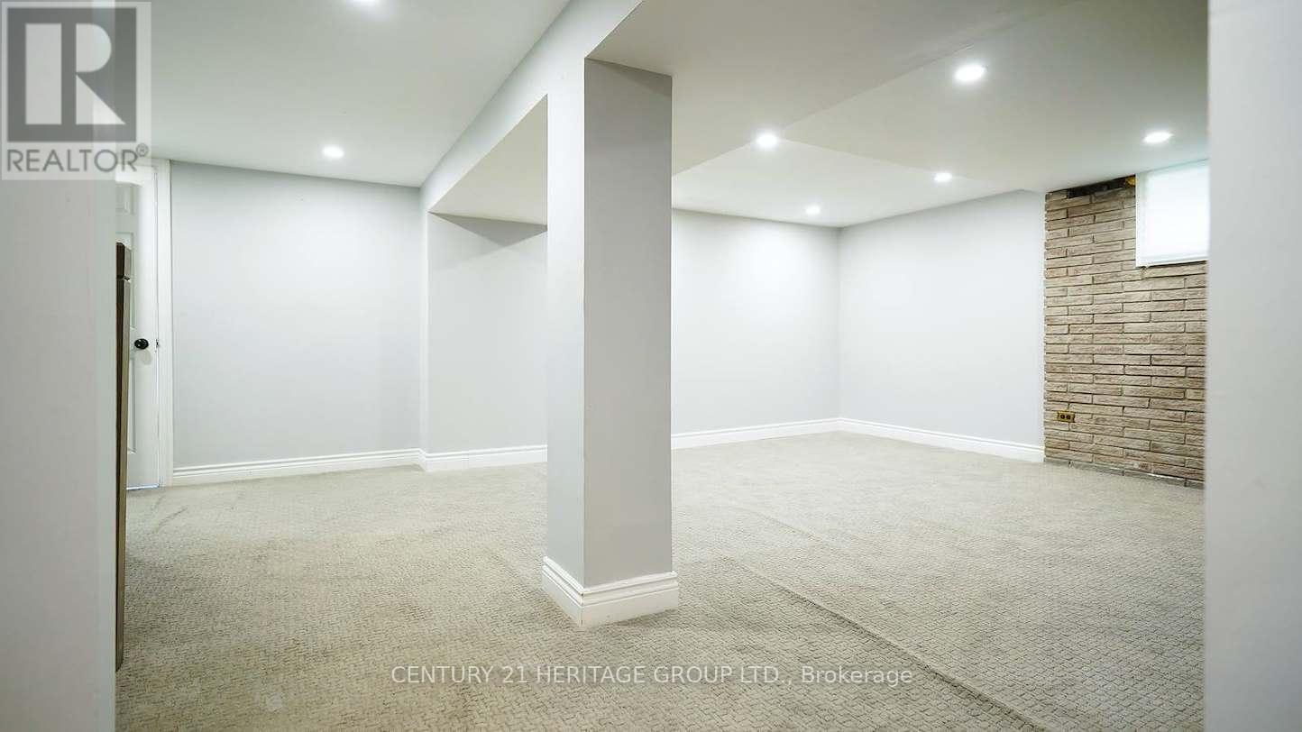 Lower - 328 Moore Park Avenue, Toronto, Ontario  M2R 2R6 - Photo 3 - C13641184
