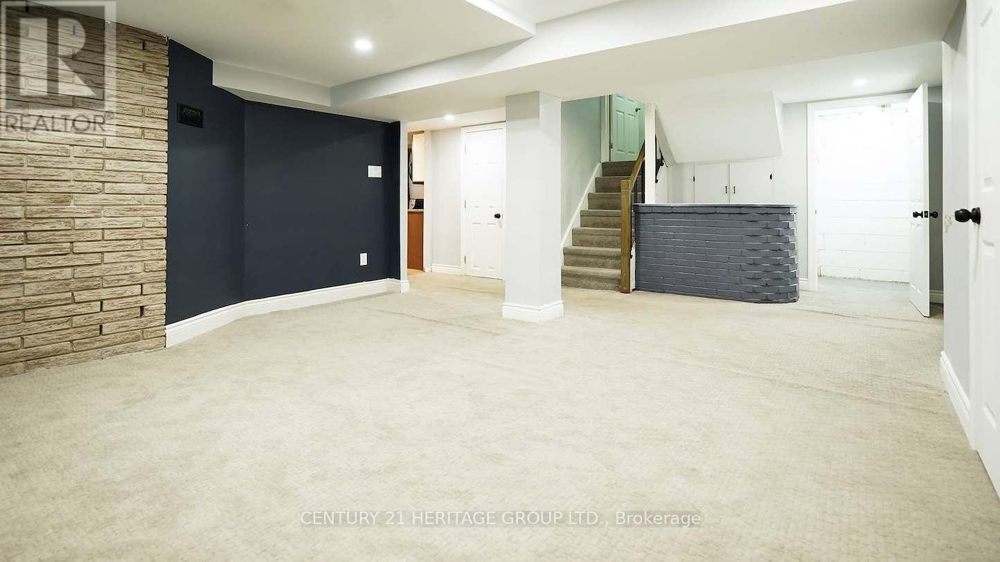 Lower - 328 Moore Park Avenue, Toronto, Ontario  M2R 2R6 - Photo 4 - C13641184