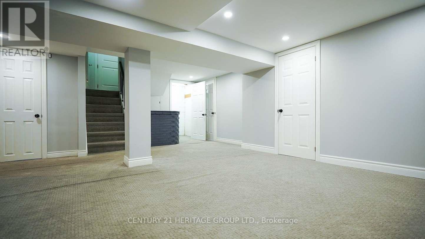 Lower - 328 Moore Park Avenue, Toronto, Ontario  M2R 2R6 - Photo 5 - C13641184
