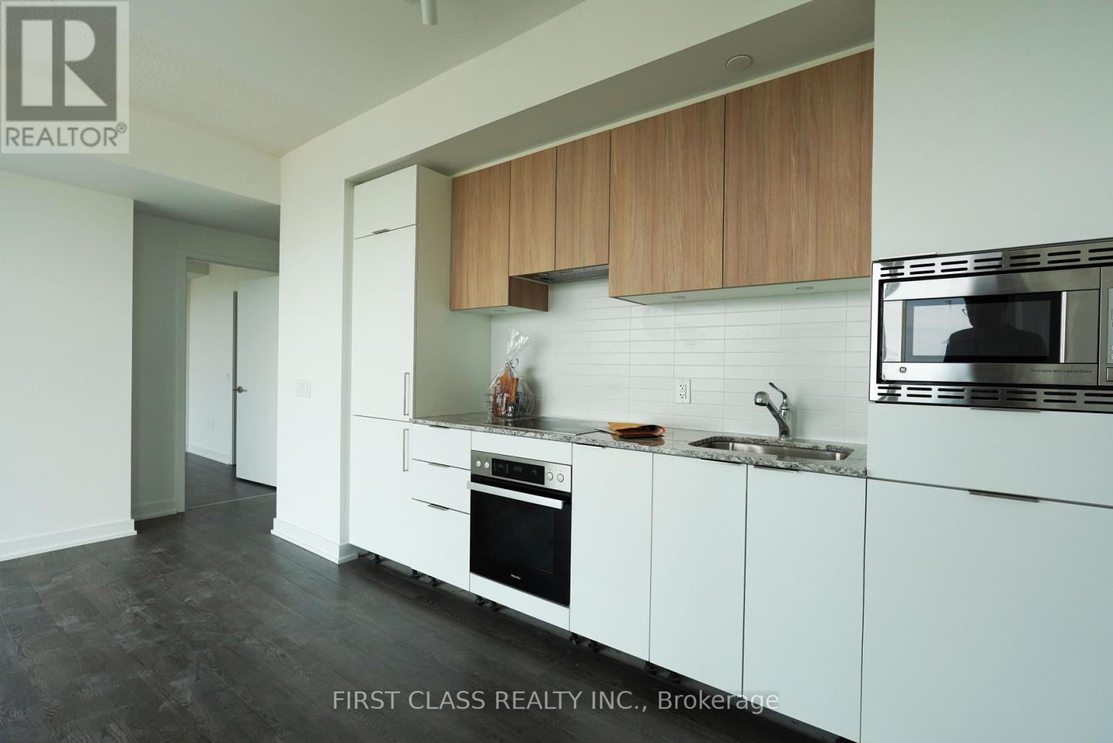 2804 - 50 O'neill Road, Toronto, Ontario  M3C 0R1 - Photo 2 - C13641270