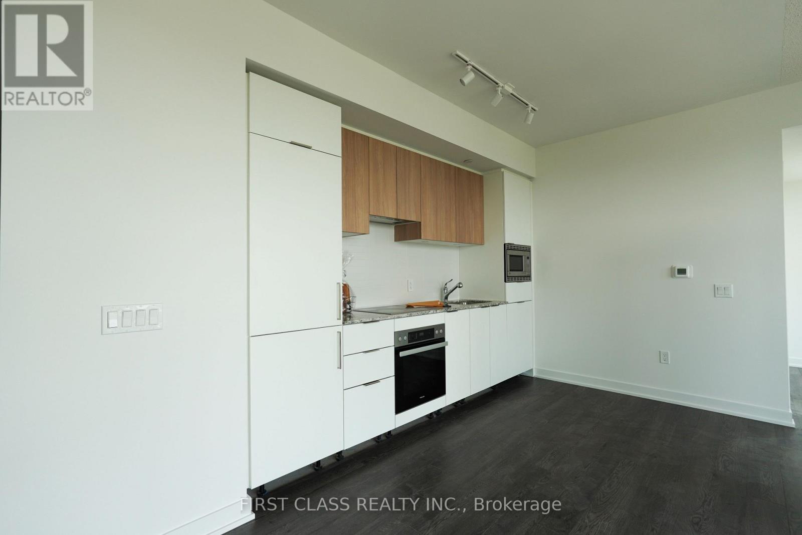 2804 - 50 O'neill Road, Toronto, Ontario  M3C 0R1 - Photo 3 - C13641270