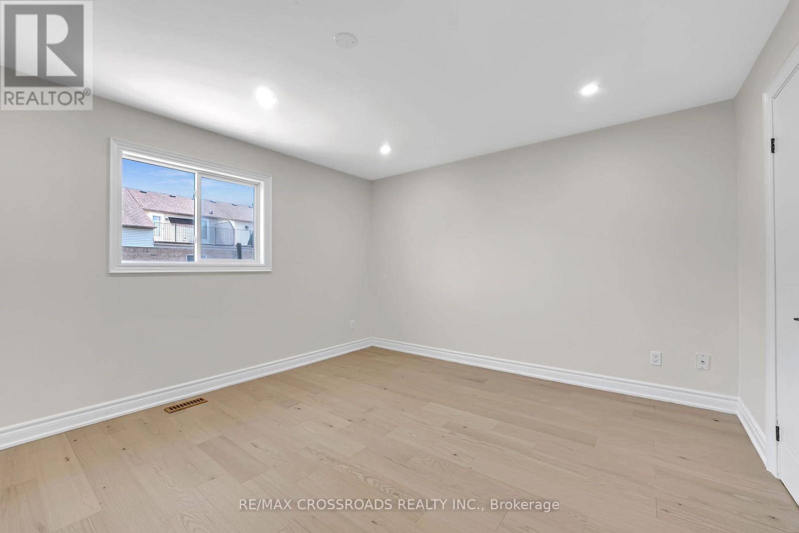 321 Sparrow Circle, Pickering, Ontario  L1V 6Y3 - Photo 16 - E13641142