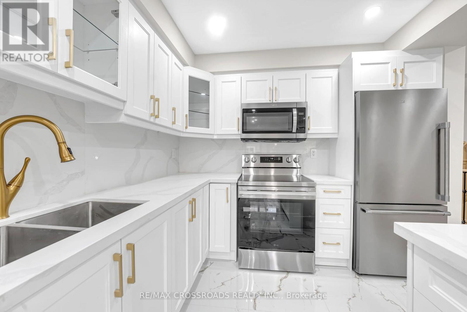 321 Sparrow Circle, Pickering, Ontario  L1V 6Y3 - Photo 9 - E13641142