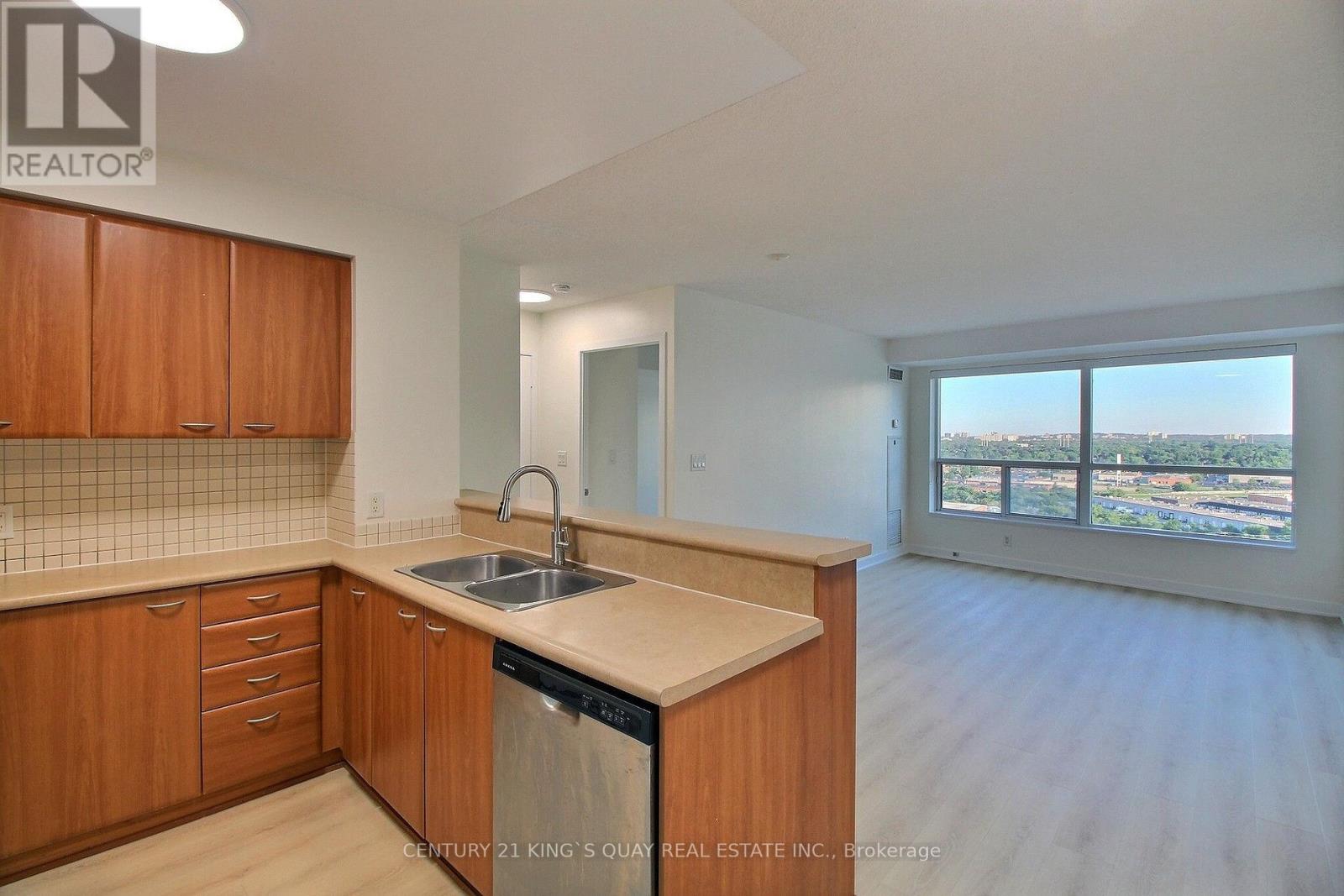 2009 - 36 Lee Centre Drive, Toronto, Ontario  M1H 3K2 - Photo 3 - E13641282