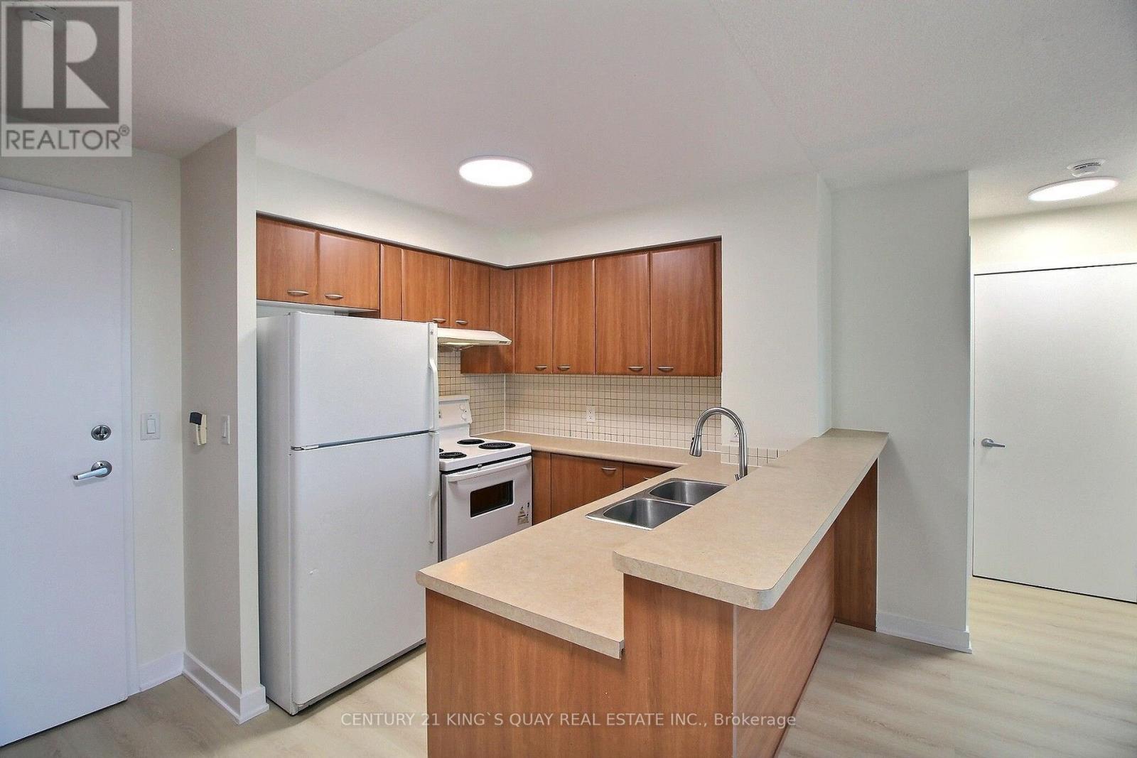 2009 - 36 Lee Centre Drive, Toronto, Ontario  M1H 3K2 - Photo 6 - E13641282