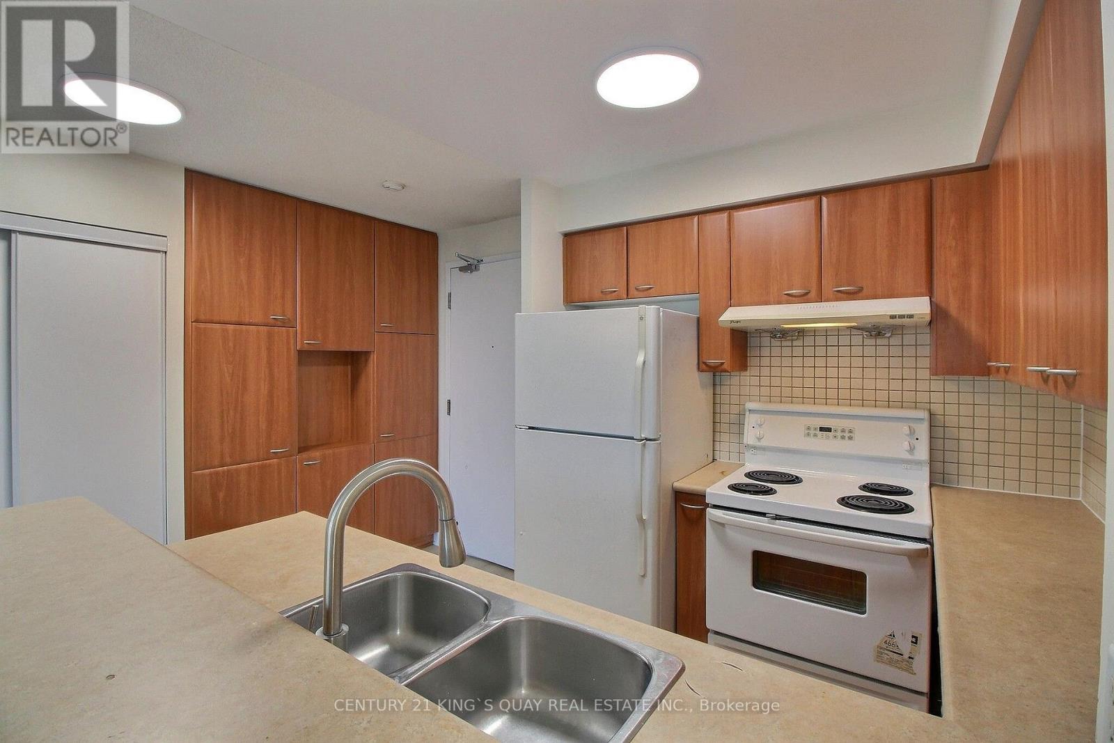 2009 - 36 Lee Centre Drive, Toronto, Ontario  M1H 3K2 - Photo 7 - E13641282