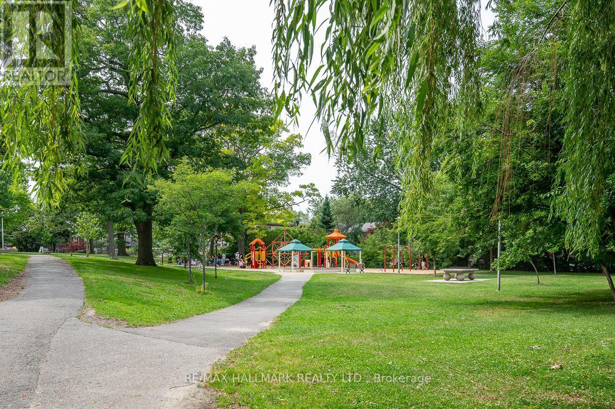 Upper - 2159 Gerrard Street E, Toronto, Ontario  M4E 2C4 - Photo 13 - E13641290