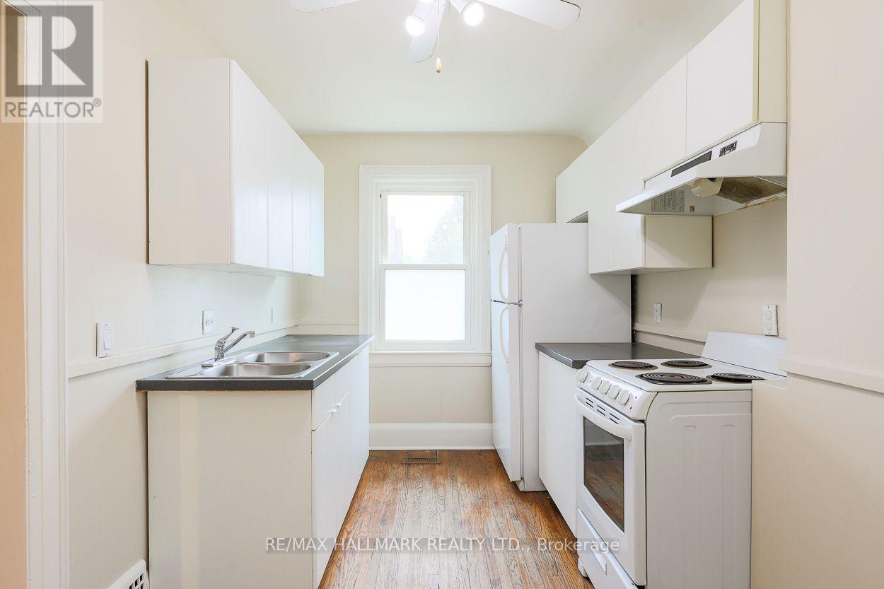 Upper - 2159 Gerrard Street E, Toronto, Ontario  M4E 2C4 - Photo 2 - E13641290