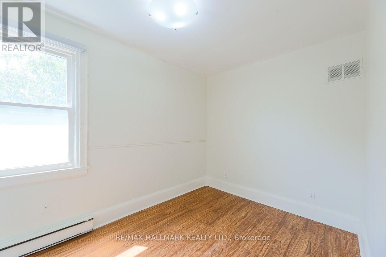 Upper - 2159 Gerrard Street E, Toronto, Ontario  M4E 2C4 - Photo 5 - E13641290